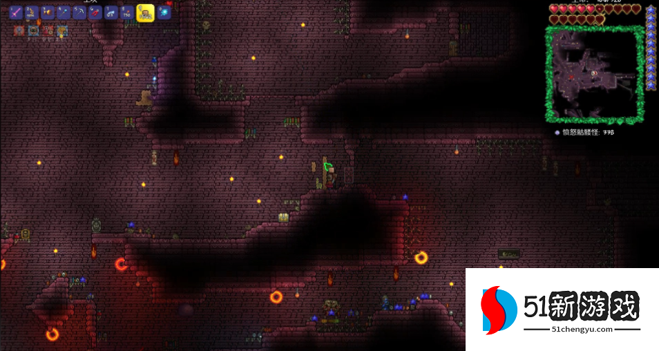 泰拉瑞亚神器在哪